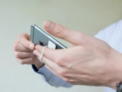 Lelufantti Tietokone Ja Puhelin>Sormiin sopiva selfie-pidike
